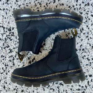 Dr. Martens Unisex Chelsea boot in matte black.